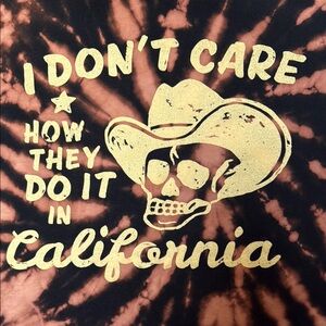 I Don’t Care How They Do It In California Graphic Western Tie-Dye Crop Top Small